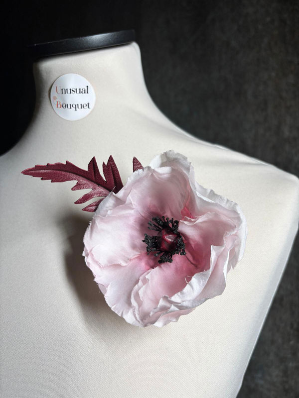 Accessorio-floreale-con-inserto-in-pelle_1