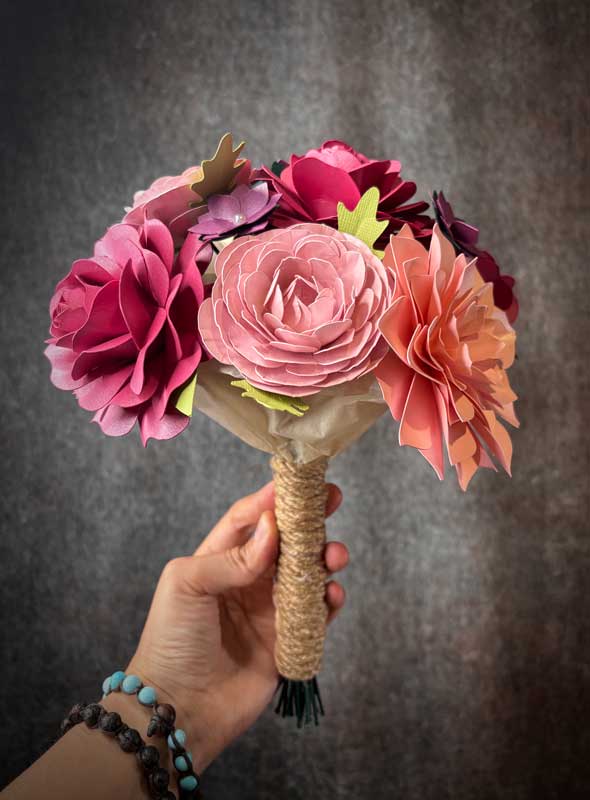 Bouquet fiori di carta tonalità del rosa