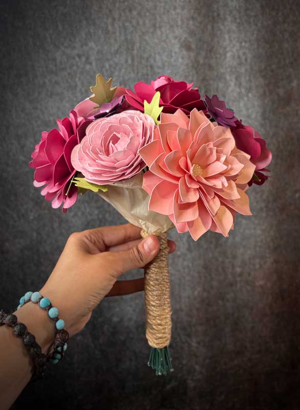 Bouquet fiori di carta tonalità del rosa
